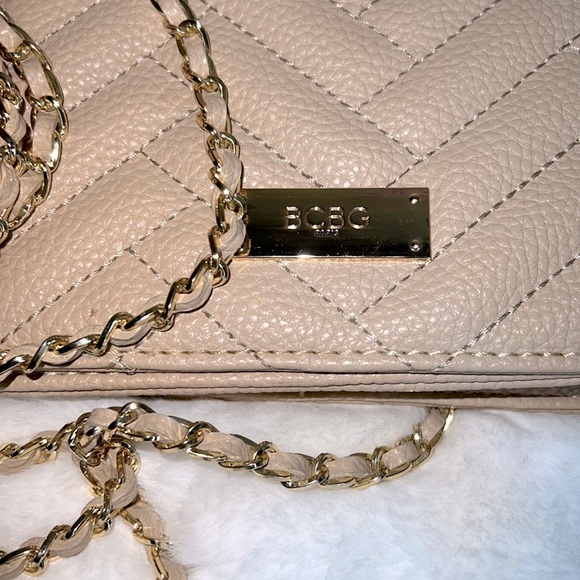 BCBG Paris Crossbody Bag 💕 Beautiful - Picture 11 of 14